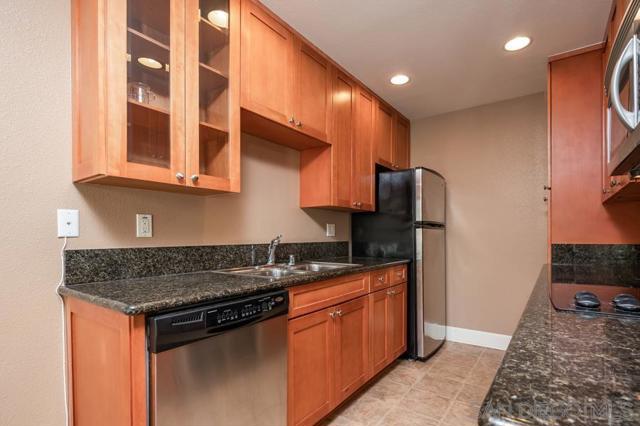 Image 10 of 25 For 8529 Villa La Jolla Dr  G