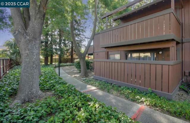 824 Camelback Pl, Pleasant Hill CA: https://media.crmls.org/mediaz/b8af6b82-49b2-46bb-89d3-f3eb3544bad6.jpg