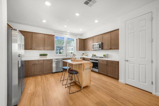 1387 Ores Way, Gilroy CA: https://media.crmls.org/mediaz/b8af6be9-6d6d-4e67-a098-13d550c8c616.jpg