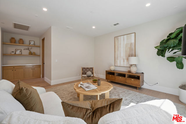 5036 Woodley Avenue, Encino CA: https://media.crmls.org/mediaz/b8afa94c-86d0-4f88-9332-b00c3e342133.jpg