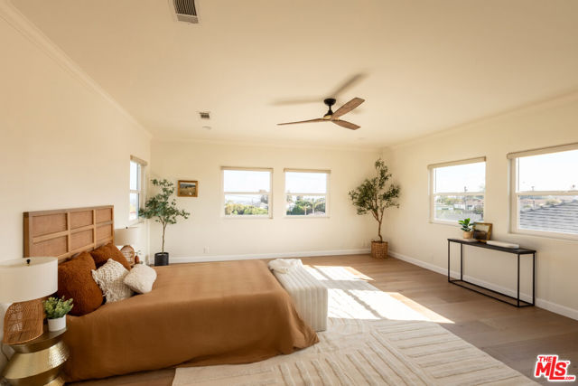 5018 Valleydale Avenue, Los Angeles CA: https://media.crmls.org/mediaz/b8b11490-873e-40d0-b6b9-3b0af88a86e1.jpg
