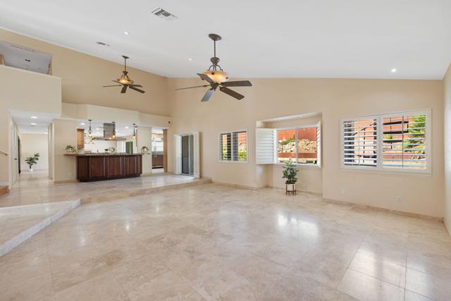 39165 Regency Way, Palm Desert CA: https://media.crmls.org/mediaz/b8b1ab5d-9b14-466e-8f96-e5f53b768c24.jpg