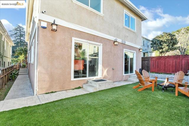 1738 18th Ave, Oakland CA: https://media.crmls.org/mediaz/b8b2322f-45d5-4e1c-9f4e-cdea7590fec3.jpg