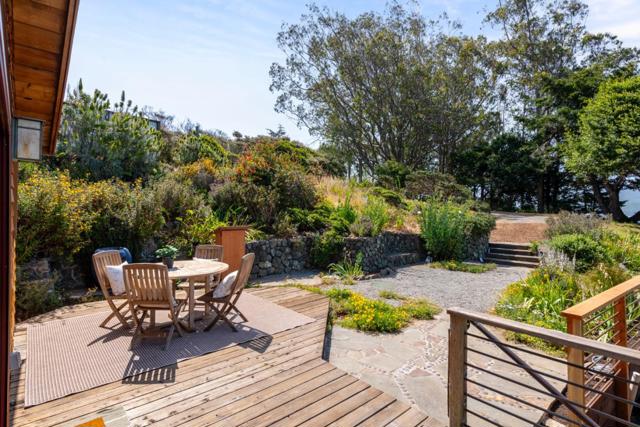 18050 Highway 1,  CA: https://media.crmls.org/mediaz/b8b244b3-ed17-4b19-ad22-7827b9b9129b.jpg