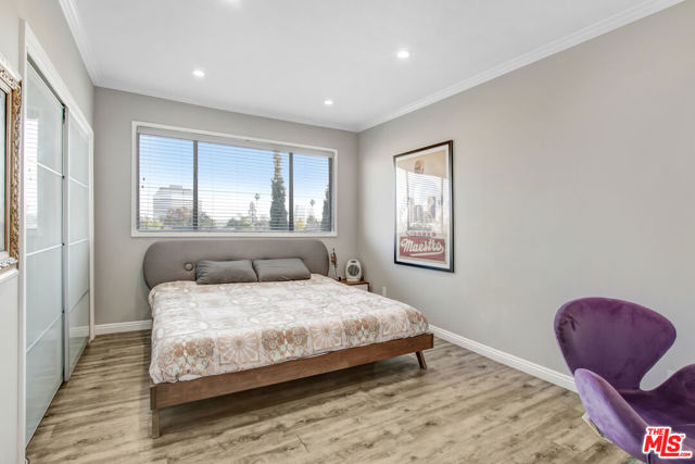 Image 12 of 16 For 831 Gretna Green Way 302