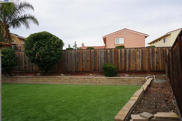 Image 37 of 43 For 236 Ottawa Way