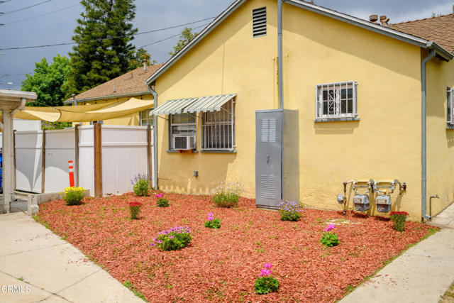 5621 Carlota Boulevard, Los Angeles CA: https://media.crmls.org/mediaz/b8b2cd06-67cb-4248-bff2-ebe2e551c64b.jpg