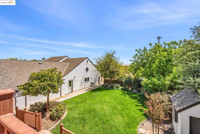 11081 BRENTWOOD BLVD., Brentwood CA: https://media.crmls.org/mediaz/b8b2f866-a942-4fc3-b85a-f3f6edfe7b82.jpg