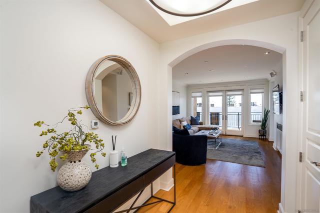 1000 Genter St, La Jolla CA: https://media.crmls.org/mediaz/b8b414b8-f1df-40b3-b035-a28359be3abe.jpg