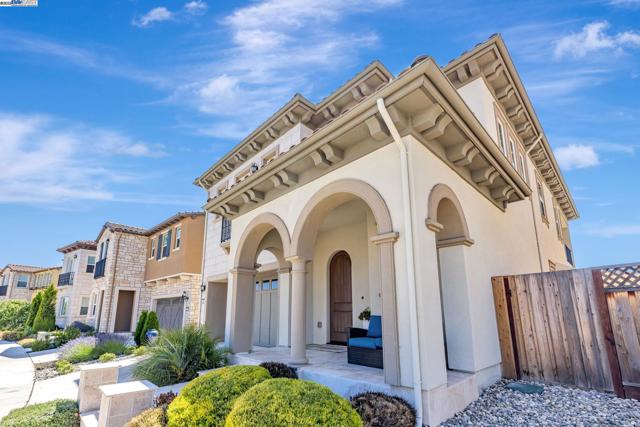 258 Goldfield Pl, San Ramon CA: https://media.crmls.org/mediaz/b8b49572-bec4-4203-8e42-b442202dfa1e.jpg