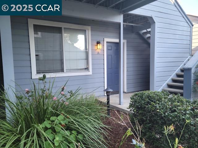 473 Cork Harbour Cir, Redwood City CA: https://media.crmls.org/mediaz/b8b50065-2420-458b-8c6e-808f14321c53.jpg