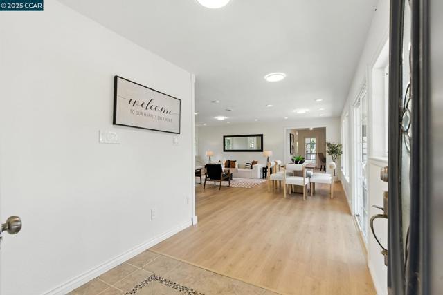 122 Stein Way, Orinda CA: https://media.crmls.org/mediaz/b8b552a8-39e3-4785-9aab-e8670caf9705.jpg