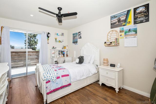 17078 Matinal Rd, San Diego CA: https://media.crmls.org/mediaz/b8b55608-fbe8-491a-b4c9-97d467355888.jpg