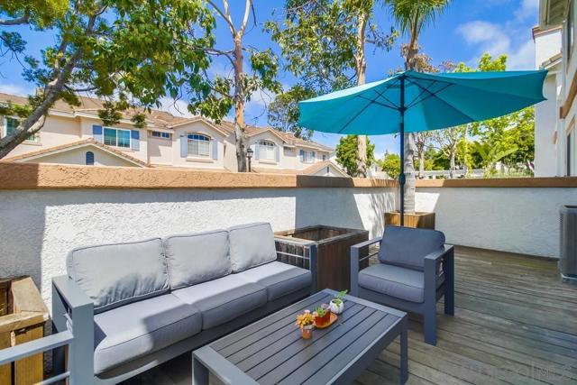 13554 Jadestone Way, San Diego CA: https://media.crmls.org/mediaz/b8b57127-2551-4bbf-bd44-1851ddbc2921.jpg