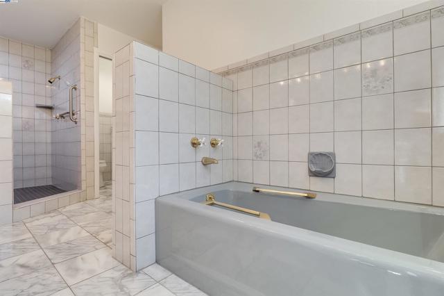 1069 Coombsville Rd, Napa CA: https://media.crmls.org/mediaz/b8b57ff4-18b4-4397-ad8d-2fd62e8319d5.jpg