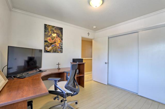 801 Nash Road, Hollister CA: https://media.crmls.org/mediaz/b8b65552-8de3-484c-85cd-49bcaeeb2edf.jpg