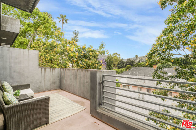 1220 N Orange Grove Avenue, West Hollywood CA: https://media.crmls.org/mediaz/b8b6a213-00e5-434c-9f06-47fad63e8c1f.jpg