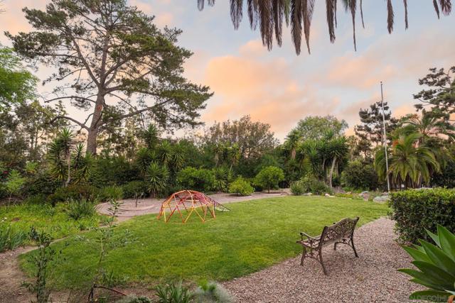 Image 28 of 49 For 1450 Highland Dr