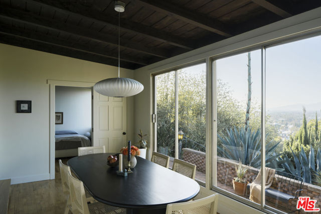 11764 Laurelcrest Drive, Studio City CA: https://media.crmls.org/mediaz/b8b6d692-436f-4d41-9da6-6206b21e4f43.jpg