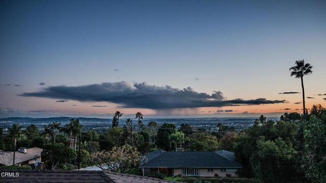 1695 E Loma Alta Drive, Altadena CA: https://media.crmls.org/mediaz/b8b7044c-c115-4787-a415-55e163d9604b.jpg