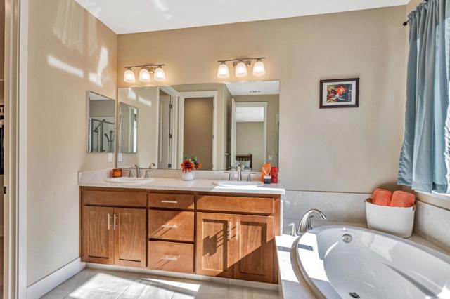 1575 Sunflower Drive, Hollister CA: https://media.crmls.org/mediaz/b8b7a831-a0a7-4aac-90bc-8c6b06f3683f.jpg