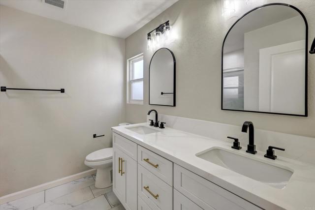 324 Shady Glen Drive, Fallbrook CA: https://media.crmls.org/mediaz/b8b7dfe3-36d9-45af-8c28-11ba97de7332.jpg