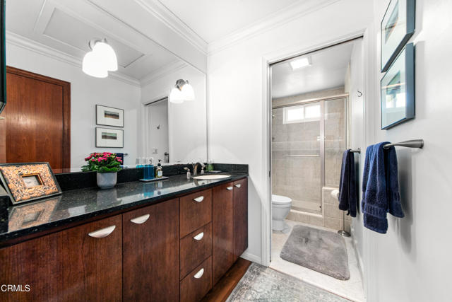 331 N Avon Street, Burbank CA: https://media.crmls.org/mediaz/b8b8572a-64dd-485c-be36-264e61e2bd7d.jpg
