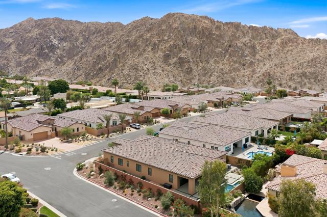 78420 Heritage Way, La Quinta CA: https://media.crmls.org/mediaz/b8b85746-0546-4df2-aa5c-ead257d89847.jpg