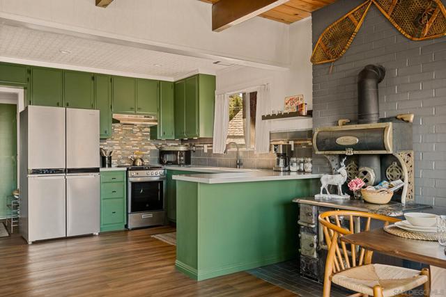 720 Buckingham Sq, Lake Arrowhead, CA 92352