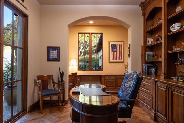 7595 Paseo Vista, Monterey CA: https://media.crmls.org/mediaz/b8b8acfc-5582-4956-9e73-70e0e346eb51.jpg