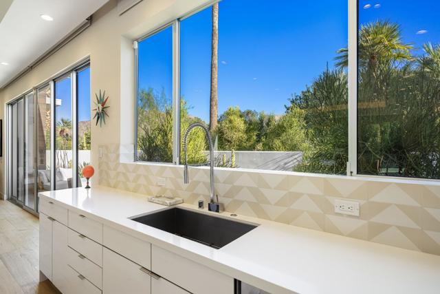 75690 Fairway Drive, Indian Wells CA: https://media.crmls.org/mediaz/b8b90476-5900-41f0-8bf1-9e806ac4f310.jpg
