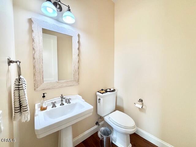 117 Glendale Avenue, Oxnard CA: https://media.crmls.org/mediaz/b8b997e7-9618-405e-8c3a-e948c0c98b6b.jpg