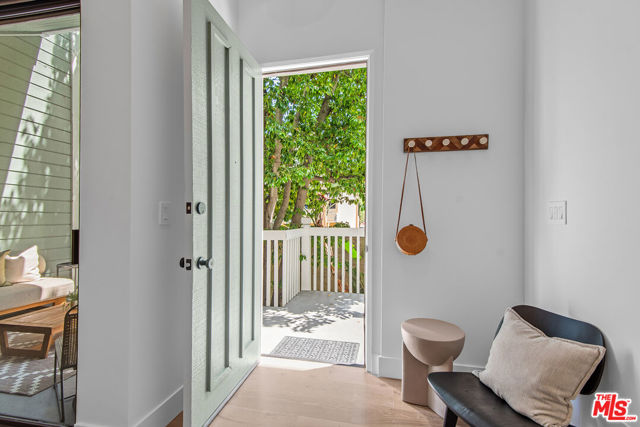 3516 Via Dolce, Marina del Rey CA: https://media.crmls.org/mediaz/b8b9d959-3955-43be-9c7b-98f93396c5e5.jpg