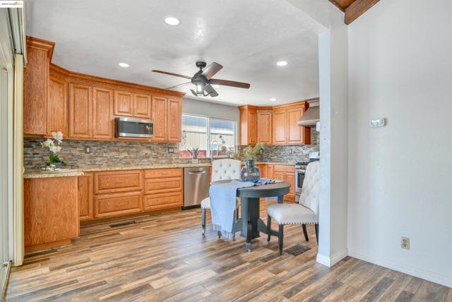 780 Beaver Ln, Discovery Bay CA: https://media.crmls.org/mediaz/b8ba435e-91b4-4b18-840f-8424c9436369.jpg