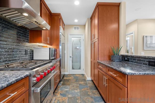 814 Kingston Ct, San Diego CA: https://media.crmls.org/mediaz/b8ba98c7-7ead-4c92-b003-97f5057dc0d3.jpg