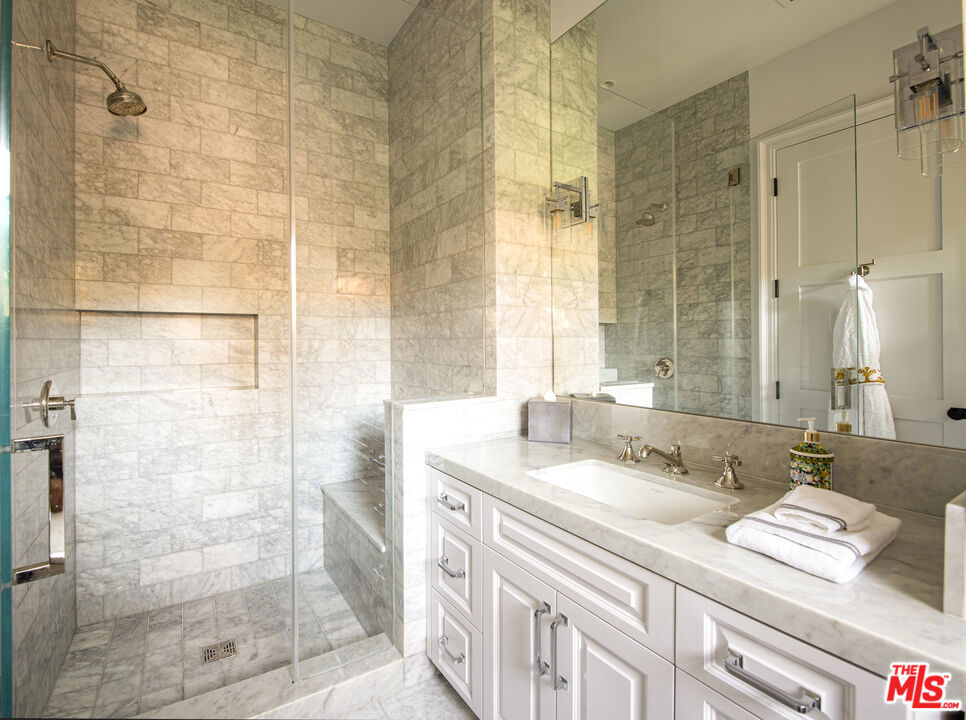 MLS #25490861 img 16