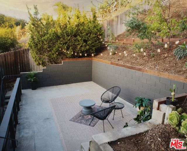 4934 La Roda Avenue, Los Angeles CA: https://media.crmls.org/mediaz/b8bae520-181f-46ec-94c1-8f1e1c2f8aaf.jpg