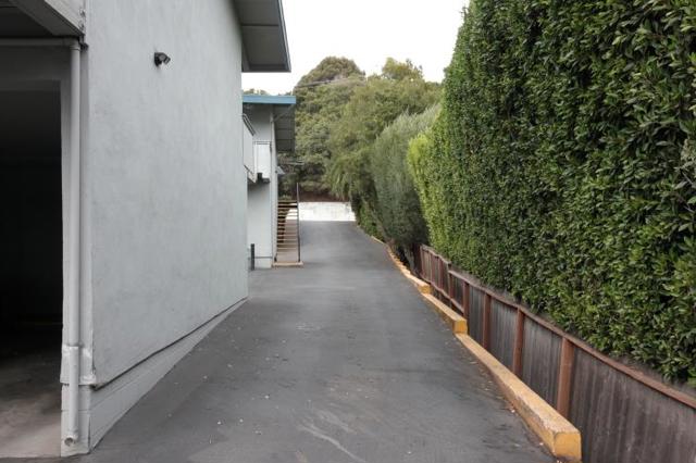 2220 Lake Road, Belmont CA: https://media.crmls.org/mediaz/b8bb7909-4196-4711-b46a-2c9b5fdcc034.jpg