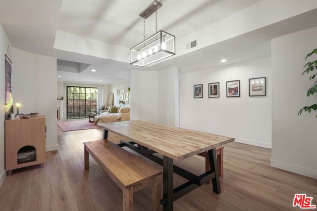 10336 Almayo Avenue, Los Angeles CA: https://media.crmls.org/mediaz/b8bbad2c-bd10-4403-a811-141251d1d8ed.jpg