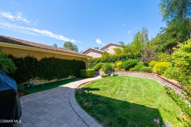 5426 Cedarhaven Drive, Agoura Hills CA: https://media.crmls.org/mediaz/b8bc473a-08f2-4b12-8e5a-a3366231b1f0.jpg