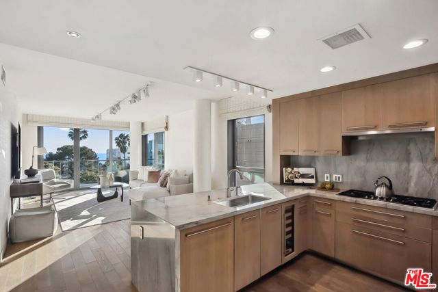 1755 Ocean Avenue, Santa Monica CA: https://media.crmls.org/mediaz/b8bc7b3e-b073-4bc0-b8bd-e41fb2aa0f4c.jpg