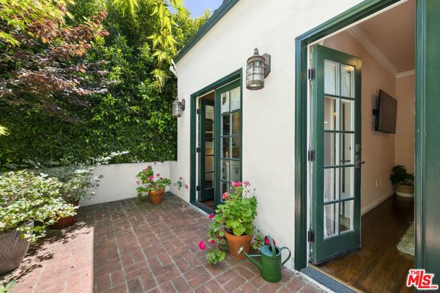 403 S Bundy Drive, Los Angeles CA: https://media.crmls.org/mediaz/b8bd1286-024b-47cd-92b7-ddd3f96efd9f.jpg