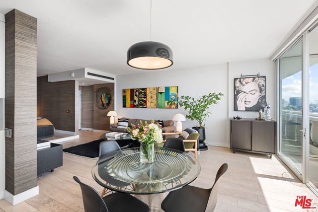 8787 Shoreham Drive, West Hollywood CA: https://media.crmls.org/mediaz/b8bd2662-e77f-4ebb-94d8-b24d020cb5e2.jpg