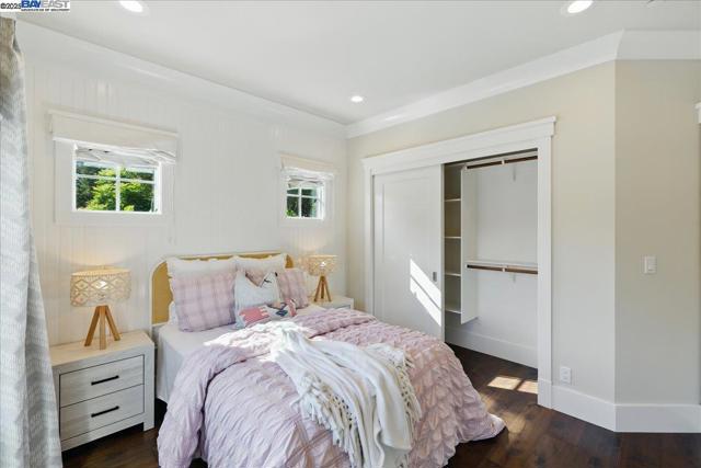 16741 Loma St, Los Gatos CA: https://media.crmls.org/mediaz/b8bd428d-e52e-4ca1-bbcc-b7231e52b091.jpg