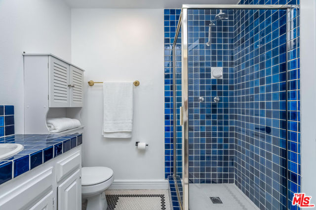 2622 2nd Street, Santa Monica CA: https://media.crmls.org/mediaz/b8bd6659-21d2-4d46-ae49-9b3cc7b31f1e.jpg