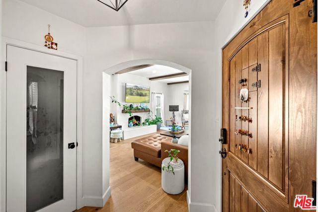 3871 Roxton Avenue, Los Angeles CA: https://media.crmls.org/mediaz/b8bdbaea-93df-4616-9492-e995cd3401dd.jpg