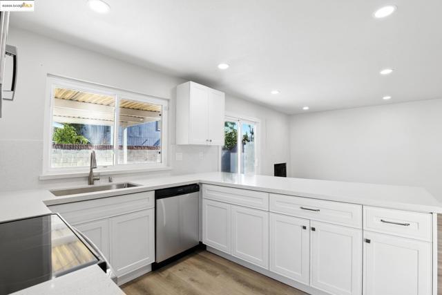 96 Coral Ln, Suisun City CA: https://media.crmls.org/mediaz/b8bdf416-a0fb-496c-bc50-d6fa41c64bc9.jpg