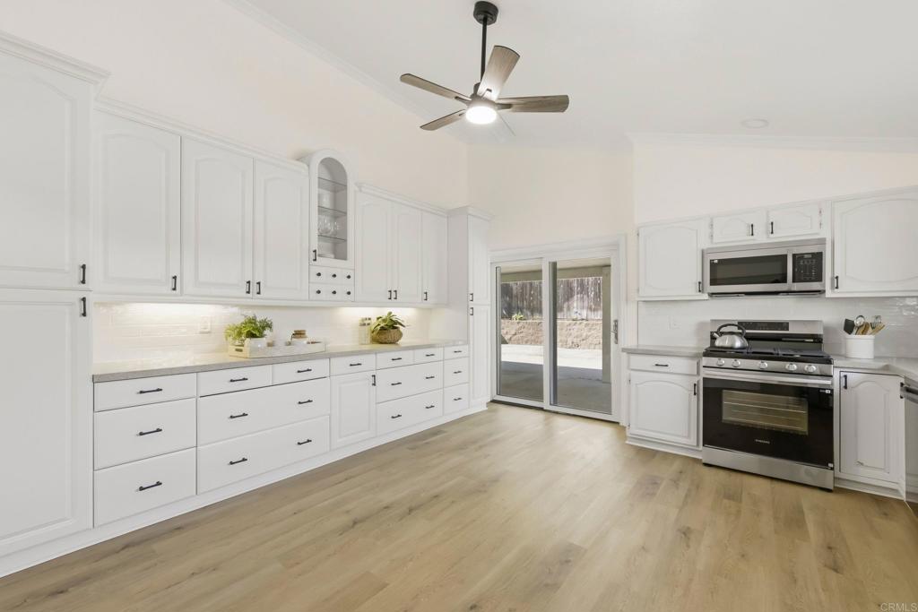 5848 Chateau Drive - photo 17