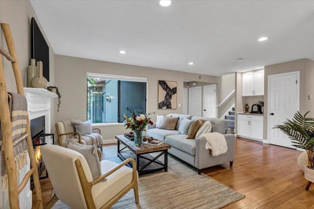 207 Palmer Drive, Los Gatos CA: https://media.crmls.org/mediaz/b8be46b7-abd8-4113-a01c-2afd8f38aeb0.jpg