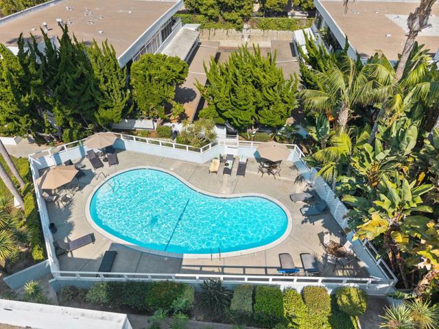 2352 Torrey Pines Rd Unit 9, La Jolla CA: https://media.crmls.org/mediaz/b8beb80b-21f6-4a1c-832b-d0af11697728.jpg